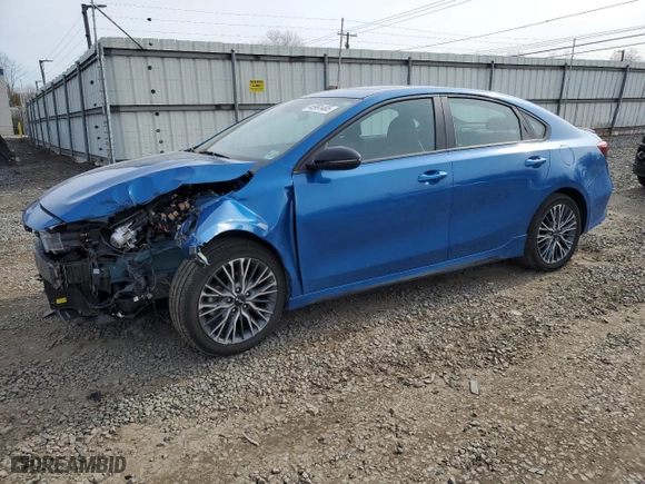 2022 Kia Forte GT-Line with VIN 3KPF54AD5NE478627, listed as a Copart auction lot 45991485 with 42,271 mi miles and Salvage Title. Bid and sale history available at carsss.com. Image 1.