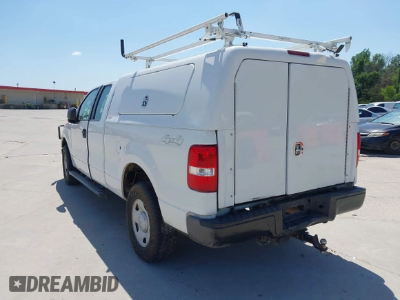 2008 Ford F-150 XLT z VIN 1FTPX14V48FB64463, wystawiony jako IAAI lot #42321225 z przebiegiem 225 958 mil mil oraz . Historia ofert i sprzedaży dostępna na DreamBid. Obrazek 3.