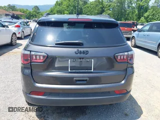 2019 Jeep Compass Latitude с VIN 3C4NJCBB1KT844217, выставлен на аукционе IAAI как лот 42383746 с пробегом 123 938 миль миль и . История ставок и продаж доступна на DreamBid. Изображение 16.