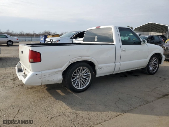 1997 GMC Sonoma with VIN 1GTCS1448VK521764, listed as a Copart auction lot 43580175 with 159,938 mi miles and Salvage Title. Bid and sale history available at carsss.com. Image 3.