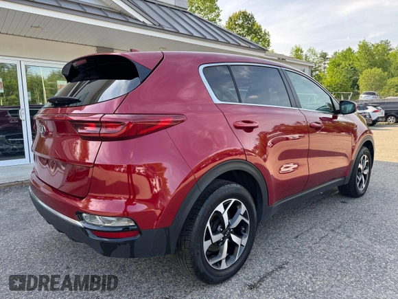 2021 Kia Sportage LX z VIN KNDPMCAC0M7906613, wystawiony jako Copart lot #59042605 z przebiegiem 183 811 mil mil oraz Czysty tytuł • Clean title. Historia ofert i sprzedaży dostępna na DreamBid. Obrazek 4.