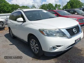 2014 Nissan Pathfinder SV with VIN 5N1AR2MN7EC624360, listed as a IAAI auction lot 42134538 with 167,492 mi miles. Bid and sale history available at carsss.com. Image 1.