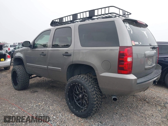 2008 Chevrolet Tahoe Special Service with VIN 1GNFK03058R252177, listed as a IAAI auction lot 41859933 with 176,574 mi miles. Bid and sale history available at carsss.com. Image 3.