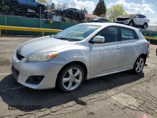 2009 Toyota Matrix S z VIN 2T1KE40E79C016082, wystawiony jako Copart lot #48547515 z przebiegiem 169 592 mil mil oraz Szkoda całkowita • Salvage title. Historia ofert i sprzedaży dostępna na DreamBid. Obrazek 1.