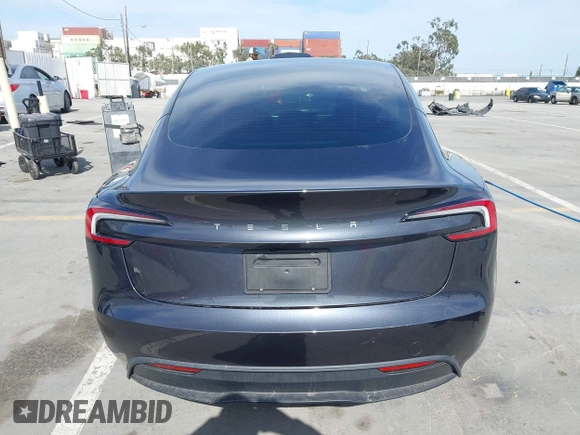 2025 Tesla Model 3 Long Range z VIN 5YJ3E1EA0SF915571, wystawiony jako IAAI lot #42247609 z przebiegiem 3 901 mil mil oraz . Historia ofert i sprzedaży dostępna na DreamBid. Obrazek 17.