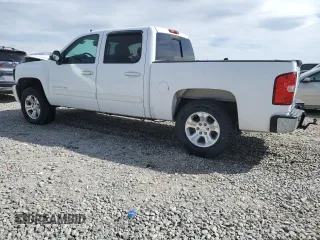 2011 Chevrolet Silverado 1500 LT with VIN 3GCPKSE36BG138213, listed as a Copart auction lot 52135275 with 305,791 mi miles and Salvage Title. Bid and sale history available at DreamBid. Image 2.