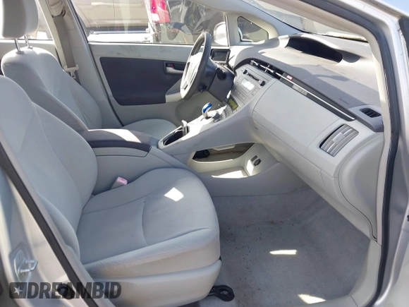 2011 Toyota Prius I with VIN JTDKN3DU1B0285951, listed as a IAAI auction lot 41963891 with 165,744 mi miles. Bid and sale history available at carsss.com. Image 5.