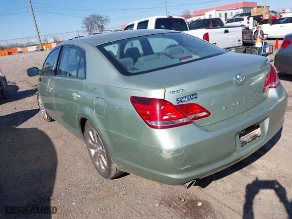 2006 Toyota Avalon XL with VIN 4T1BK36B06U135246, listed as a IAAI auction lot 41888065 with 185,899 mi miles. Bid and sale history available at carsss.com. Image 3.
