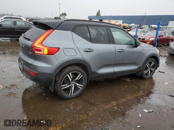 2019 Volvo XC40 R-Design with VIN YV4162UM3K2102750, listed as a Copart auction lot 51087625 with 31,388 mi miles and Clean title. Bid and sale history available at DreamBid. Image 3.