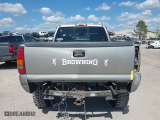 2000 Chevrolet Silverado 1500 Classic Work Truck with VIN 1GCEK19V5YE264057, listed as a IAAI auction lot 41951426 with 251,674 mi miles. Bid and sale history available at carsss.com. Image 17.
