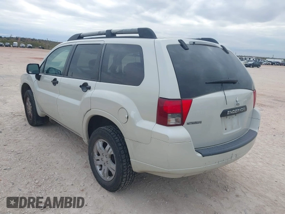 2008 Mitsubishi Endeavor LS with VIN 4A4MN21S78E035818, listed as a IAAI auction lot 41025955 with 219,163 mi miles. Bid and sale history available at carsss.com. Image 3.
