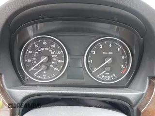 2011 BMW 3 Series 328i xDrive z VIN WBAPK7C56BA972088, wystawiony jako IAAI lot #42123166 z przebiegiem Nie podano mil oraz . Historia ofert i sprzedaży dostępna na DreamBid. Obrazek 7.