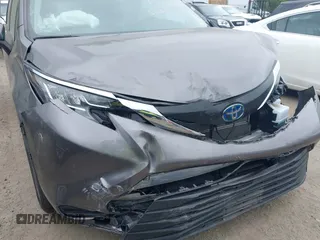 2023 Toyota Sienna LE z VIN 5TDKRKEC6PS157035, wystawiony jako IAAI lot #42244547 z przebiegiem 62 607 mil mil oraz . Historia ofert i sprzedaży dostępna na DreamBid. Obrazek 6.