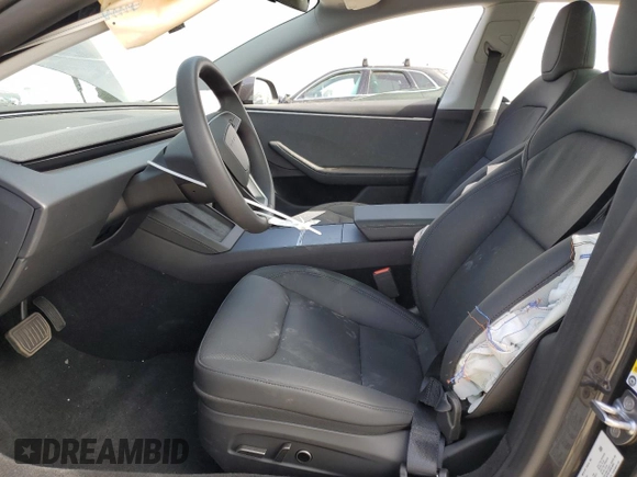 2025 Tesla Model 3 Long Range z VIN 5YJ3E1EA2SF988697, wystawiony jako Copart lot #56584815 z przebiegiem 4 664 mil mil oraz Szkoda całkowita • Salvage title. Historia ofert i sprzedaży dostępna na DreamBid. Obrazek 7.