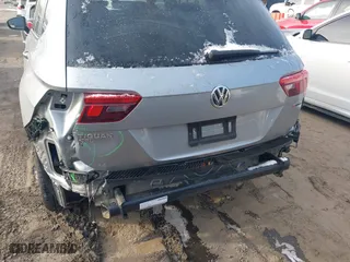 2019 Volkswagen Tiguan SEL Premium with VIN 3VV4B7AX3KM175019, listed as a IAAI auction lot 41374333 with 95,722 mi miles. Bid and sale history available at carsss.com. Image 6.