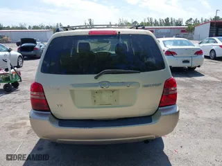 2006 Toyota Highlander with VIN JTEGP21A660103005, listed as a IAAI auction lot 41806730 with 262,838 mi miles. Bid and sale history available at carsss.com. Image 16.