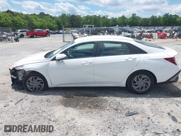 2024 Hyundai Elantra SEL с VIN KMHLM4DG0RU672240, выставлен на аукционе IAAI как лот 42190278 с пробегом 28 084 миль миль и . История ставок и продаж доступна на DreamBid. Изображение 15.