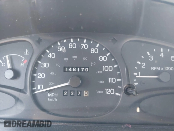 1997 Ford Escort LX z VIN 3FALP15P7VR158272, wystawiony jako IAAI lot #41833216 z przebiegiem 148 170 mil mil oraz . Historia ofert i sprzedaży dostępna na DreamBid. Obrazek 7.