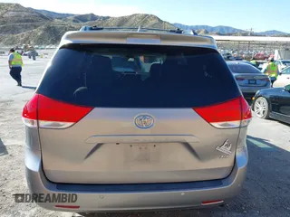 2011 Toyota Sienna XLE AAS with VIN 5TDYK3DC2BS153417, listed as a IAAI auction lot 41685324 with 158,195 mi miles. Bid and sale history available at carsss.com. Image 17.