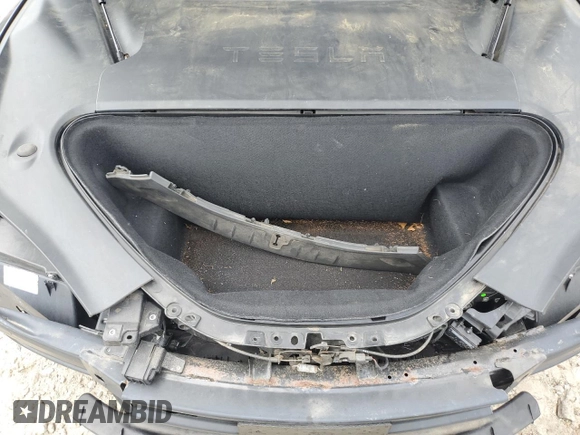 2020 Tesla Model S Long Range с VIN 5YJSA1E28LF390602, выставлен на аукционе Copart как лот 63778115 с пробегом 39 802 миль миль и Списание • Salvage title. История ставок и продаж доступна на DreamBid. Изображение 11.