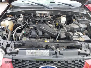 2007 Ford Escape Limited with VIN 1FMCU94147KA24935, listed as a IAAI auction lot 41374921 with 111,512 mi miles. Bid and sale history available at carsss.com. Image 10.