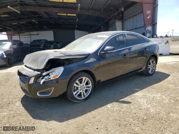 2013 Volvo S60 T5 Premier with VIN YV1612FS8D2211401, listed as a Copart auction lot 53580625 with 101,077 mi miles and Salvage Title. Bid and sale history available at carsss.com. Image 1.