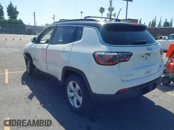2019 Jeep Compass Latitude z VIN 3C4NJDBB5KT789289, wystawiony jako IAAI lot #42536898 z przebiegiem 84 172 mil mil oraz . Historia ofert i sprzedaży dostępna na DreamBid. Obrazek 3.