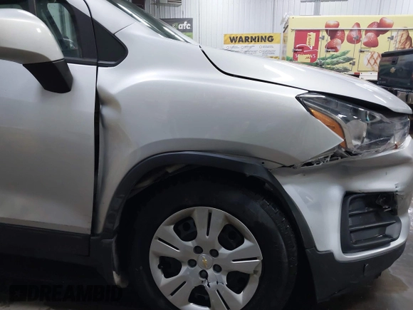 2019 Chevrolet Trax LS with VIN 3GNCJKSB5KL180268, listed as a IAAI auction lot 41506873 with 63,993 mi miles. Bid and sale history available at carsss.com. Image 17.
