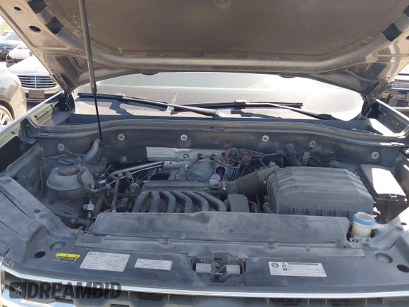 2018 Volkswagen Atlas SE with VIN 1V2CR2CA2JC576397, listed as a IAAI auction lot 41959708 with 168,619 mi miles and . Bid and sale history available at DreamBid. Image 10.