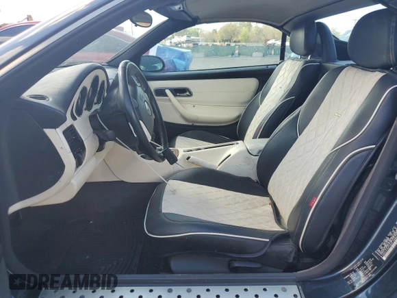 1998 Mercedes-Benz SLK 230/320 z VIN WDBKK47F9WF019235, wystawiony jako Copart lot #46457955 z przebiegiem Nie podano mil oraz Nie do naprawy • Non repairable. Historia ofert i sprzedaży dostępna na DreamBid. Obrazek 7.
