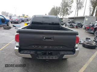 2023 Toyota Tacoma SR5 z VIN 3TMDZ5BN4PM148379, wystawiony jako IAAI lot #41547628 z przebiegiem 30 001 mil mil oraz . Historia ofert i sprzedaży dostępna na DreamBid. Obrazek 17.