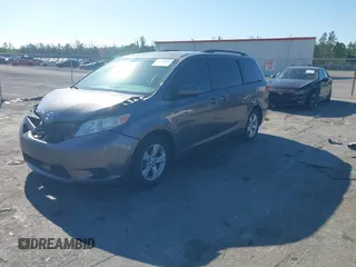 2017 Toyota Sienna LE Auto Access Seat with VIN 5TDKZ3DC7HS781788, listed as a IAAI auction lot 41793638 with 65,529 mi miles. Bid and sale history available at carsss.com. Image 18.