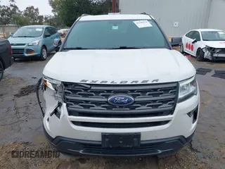 2018 Ford Explorer XLT z VIN 1FM5K7D89JGB09201, wystawiony jako IAAI lot #41796114 z przebiegiem 61 808 mil mil oraz . Historia ofert i sprzedaży dostępna na DreamBid. Obrazek 12.