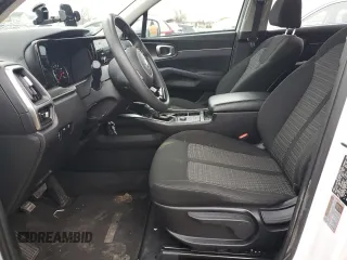 2021 Kia Sorento LX z VIN 5XYRGDLC4MG023118, wystawiony jako Copart lot #52586145 z przebiegiem 50 599 mil mil oraz Szkoda całkowita • Salvage title. Historia ofert i sprzedaży dostępna na DreamBid. Obrazek 7.