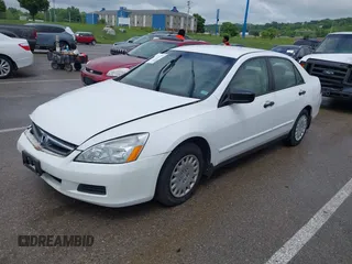 2007 Honda Accord VP z VIN 1HGCM56157A121420, wystawiony jako IAAI lot #42245867 z przebiegiem 70 440 mil mil oraz . Historia ofert i sprzedaży dostępna na DreamBid. Obrazek 2.