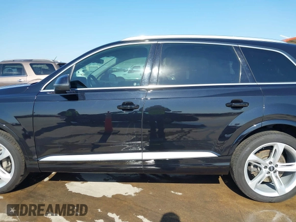 2019 Audi Q7 Prestige with VIN WA1VAAF70KD003824, listed as a IAAI auction lot 41696478 with 89,217 mi miles and . Bid and sale history available at DreamBid. Image 15.