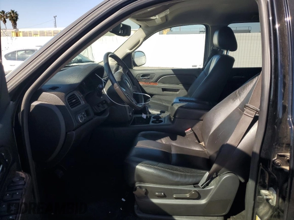 2014 GMC Yukon SLT with VIN 1GKS1CE07ER208318, listed as a Copart auction lot 46097405 with 98,882 mi miles and Salvage Title. Bid and sale history available at carsss.com. Image 7.