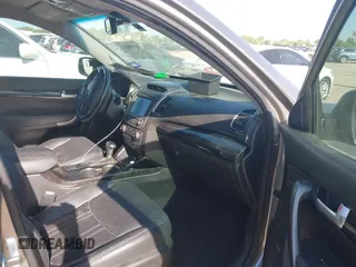 2014 Kia Sorento LX с VIN 5XYKT4A67EG469033, выставлен на аукционе IAAI как лот 41996057 с пробегом 86 545 миль миль и . История ставок и продаж доступна на DreamBid. Изображение 5.