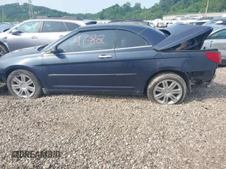 2008 Chrysler Sebring Limited z VIN 1C3LC65M18N635296, wystawiony jako IAAI lot #41584782 z przebiegiem Nie podano mil oraz . Historia ofert i sprzedaży dostępna na DreamBid. Obrazek 3.