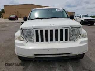 2008 Jeep Liberty Sport z VIN 1J8GN28KX8W266600, wystawiony jako Copart lot #54178985 z przebiegiem 156 294 mil mil oraz Szkoda całkowita • Salvage title. Historia ofert i sprzedaży dostępna na DreamBid. Obrazek 5.