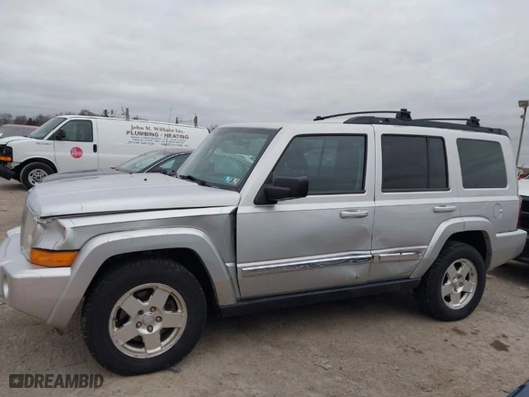 2010 Jeep Commander Sport with VIN 1J4RG4GK2AC101505, listed as a IAAI auction lot 41724573 with 141,951 mi miles. Bid and sale history available at carsss.com. Image 6.
