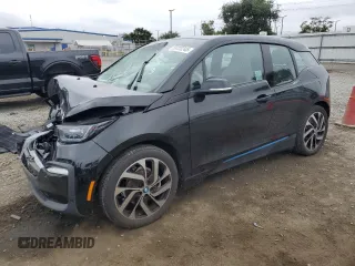 2019 BMW i3 with VIN WBY8P4C51K7D59513, listed as a Copart auction lot 59723245 with 33,759 mi miles and Salvage title. Bid and sale history available at DreamBid. Image 1.