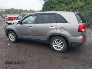 2014 Kia Sorento LX с VIN 5XYKT3A65EG544922, выставлен на аукционе IAAI как лот 42284639 с пробегом 88 820 миль миль и . История ставок и продаж доступна на DreamBid. Изображение 3.