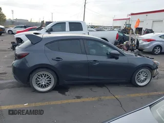 2014 Mazda 3 i Sport with VIN JM1BM1K72E1186770, listed as a IAAI auction lot 40926275 with 146,490 mi miles and . Bid and sale history available at carsss.com. Image 13.