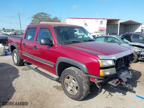 2004 Chevrolet Silverado 1500 Crew Cab Z71 with VIN 2GCEK13T141418363, listed as a IAAI auction lot 41472218 with 155,765 mi miles. Bid and sale history available at carsss.com. Image 1.