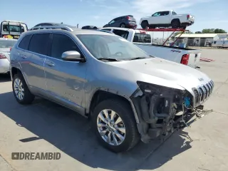 2017 Jeep Cherokee Overland z VIN 1C4PJMJS1HW588812, wystawiony jako Copart lot #58182885 z przebiegiem 77 794 mil mil oraz Szkoda całkowita • Salvage title. Historia ofert i sprzedaży dostępna na DreamBid. Obrazek 4.