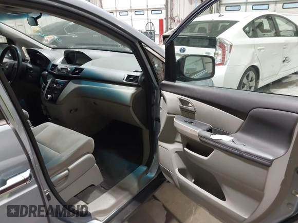 2011 Honda Odyssey EX with VIN 5FNRL5H44BB051539, listed as a IAAI auction lot 42119192 with 207,522 mi miles and . Bid and sale history available at carsss.com. Image 5.