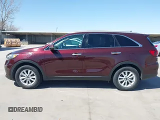 2019 Kia Sorento L z VIN 5XYPG4A32KG568841, wystawiony jako IAAI lot #41833435 z przebiegiem 103 426 mil mil oraz . Historia ofert i sprzedaży dostępna na DreamBid. Obrazek 14.
