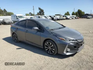 2017 Toyota Prius Plus z VIN JTDKARFP8H3049813, wystawiony jako Copart lot #54939645 z przebiegiem 132 604 mil mil oraz Szkoda całkowita • Salvage title. Historia ofert i sprzedaży dostępna na DreamBid. Obrazek 4.