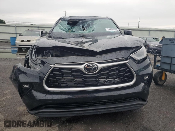 2022 Toyota Highlander XLE with VIN 5TDGZRBH7NS241862, listed as a Copart auction lot 62605495 with 29,080 mi miles and Salvage title. Bid and sale history available at DreamBid. Image 5.